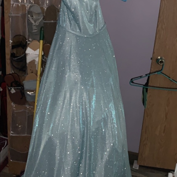 Prom dress - Picture 3 of 3